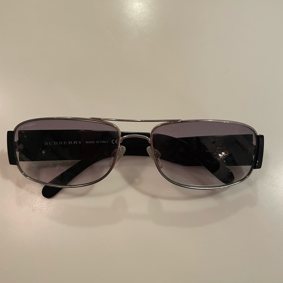 Unisex BURBERRY aviator sunglasses 
authenticity code scrip/right lens, Italy - Picture 7 of 7